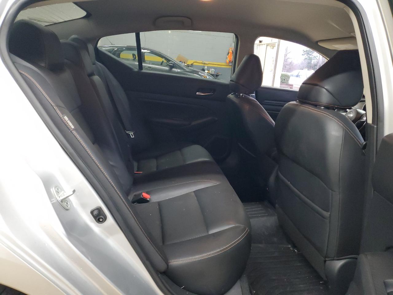 2020 Nissan Altima - Image 11