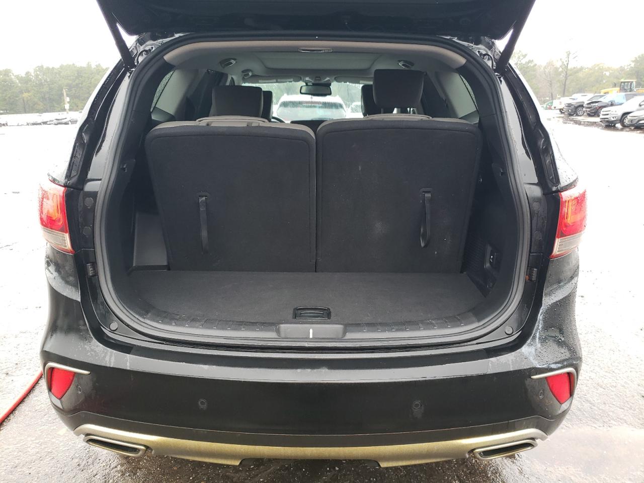 2017 Hyundai Santa Fe - Image 6
