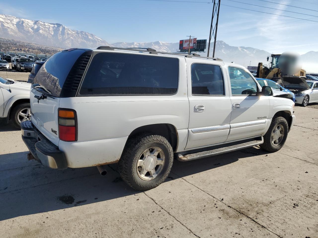 2004 GMC Yukon - Image 3