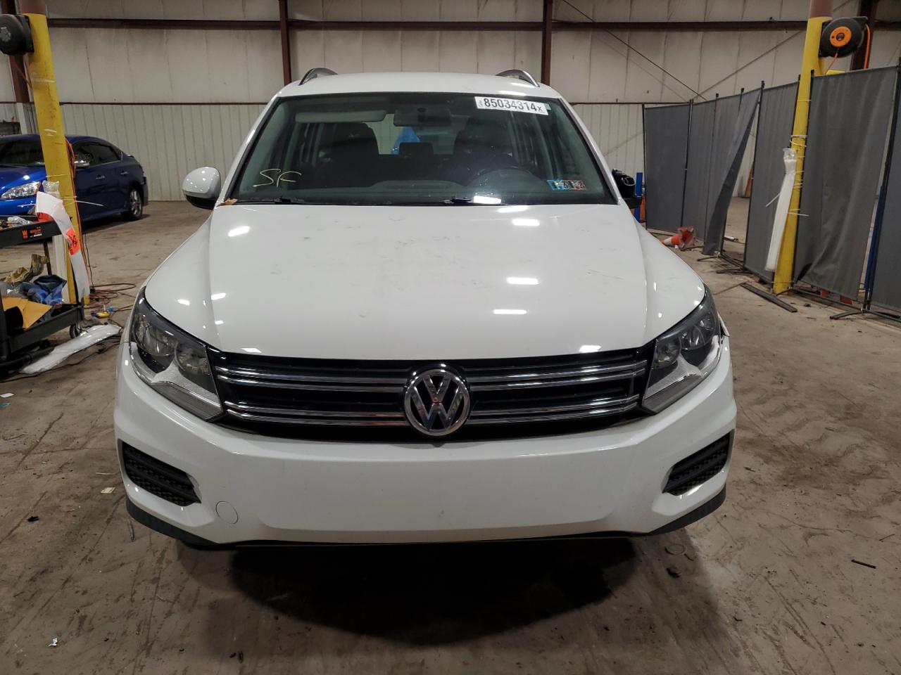 2017 Volkswagen Tiguan - Image 5