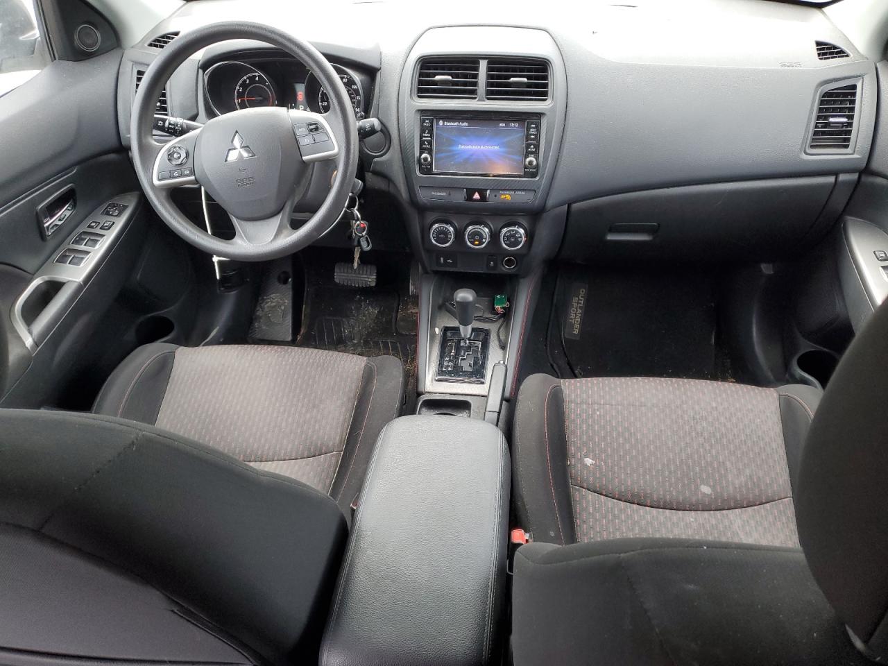 2019 Mitsubishi Outlander - Image 8