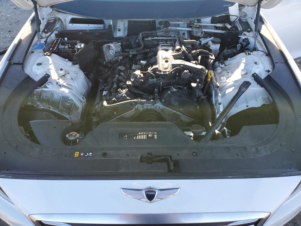 2016 Hyundai Genesis - Image 11