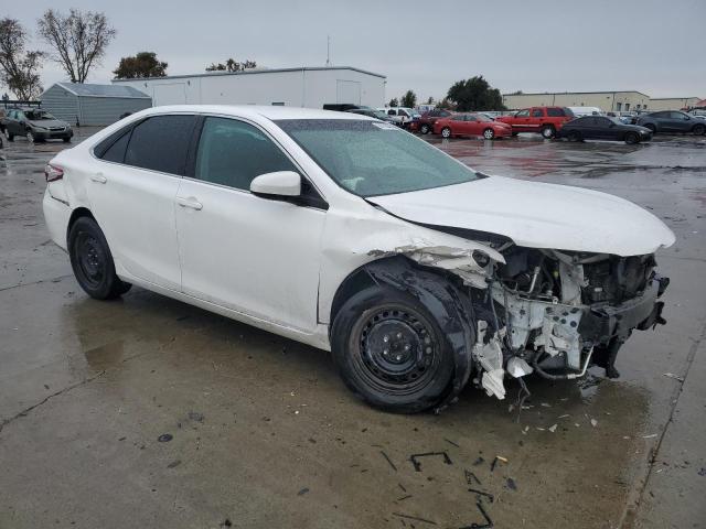  TOYOTA CAMRY 2015 Biały