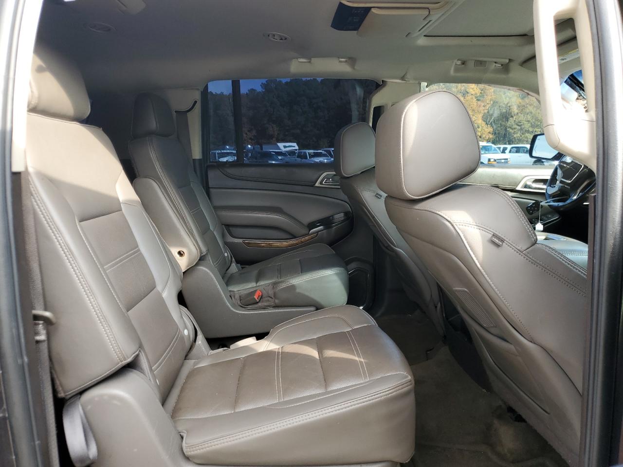 2016 GMC Yukon - Image 11