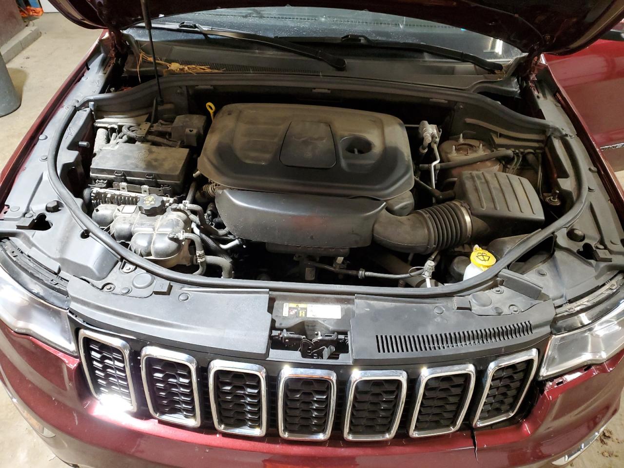 2019 Jeep Grand Cherokee - Image 12