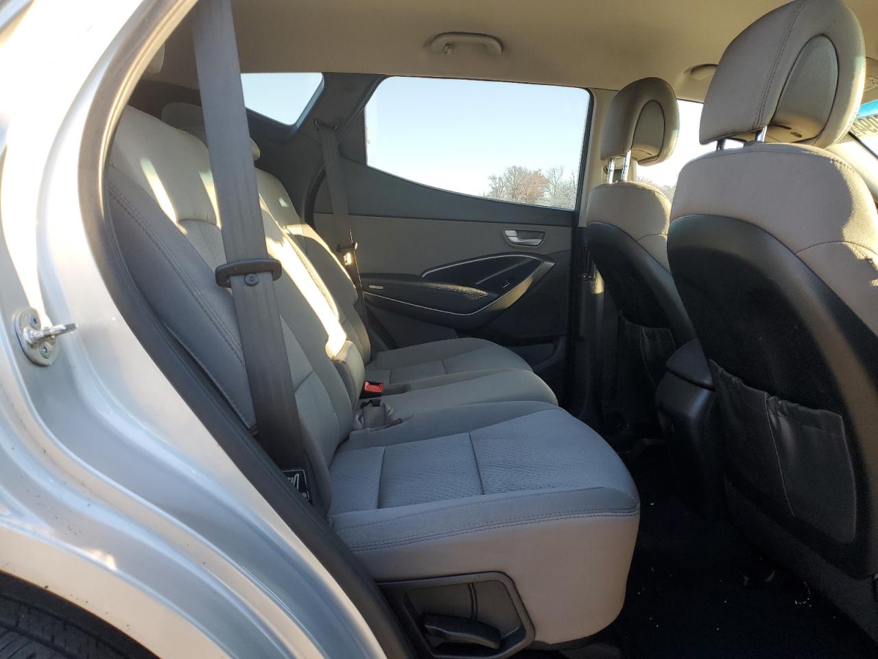 2014 Hyundai Santa Fe - Image 11