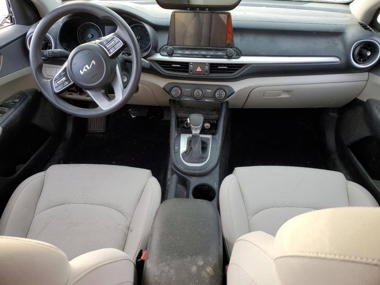 2023 Kia Forte - Image 8