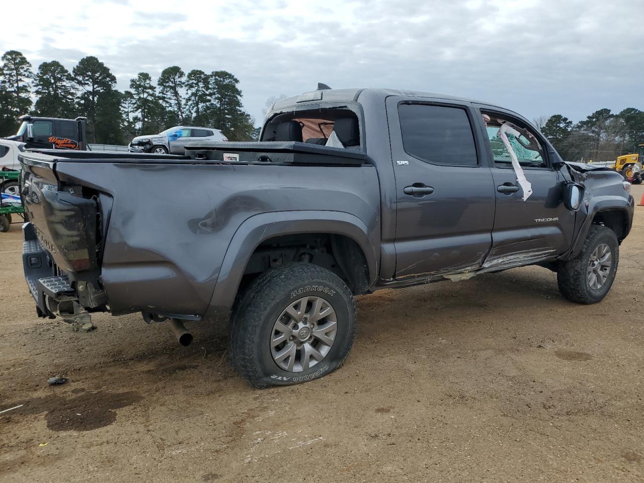 2019 Toyota Tacoma - Image 3