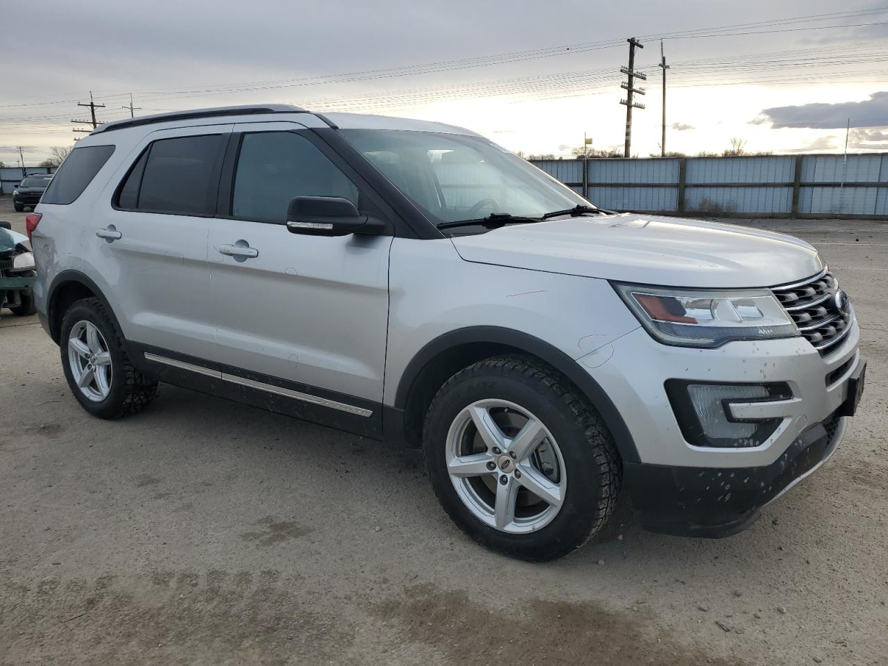 VIN 1FM5K8D85GGC27857 2016 FORD EXPLORER no.4