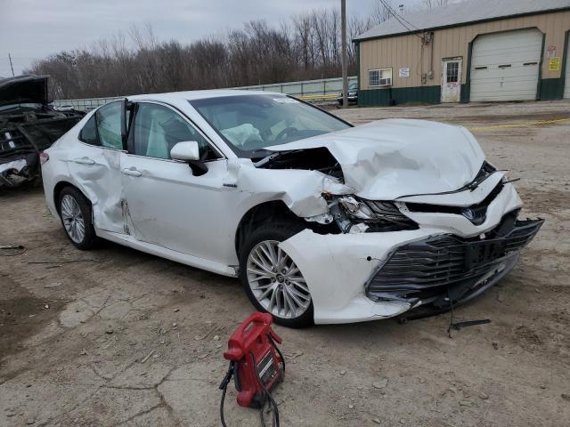  TOYOTA CAMRY 2018 Белы