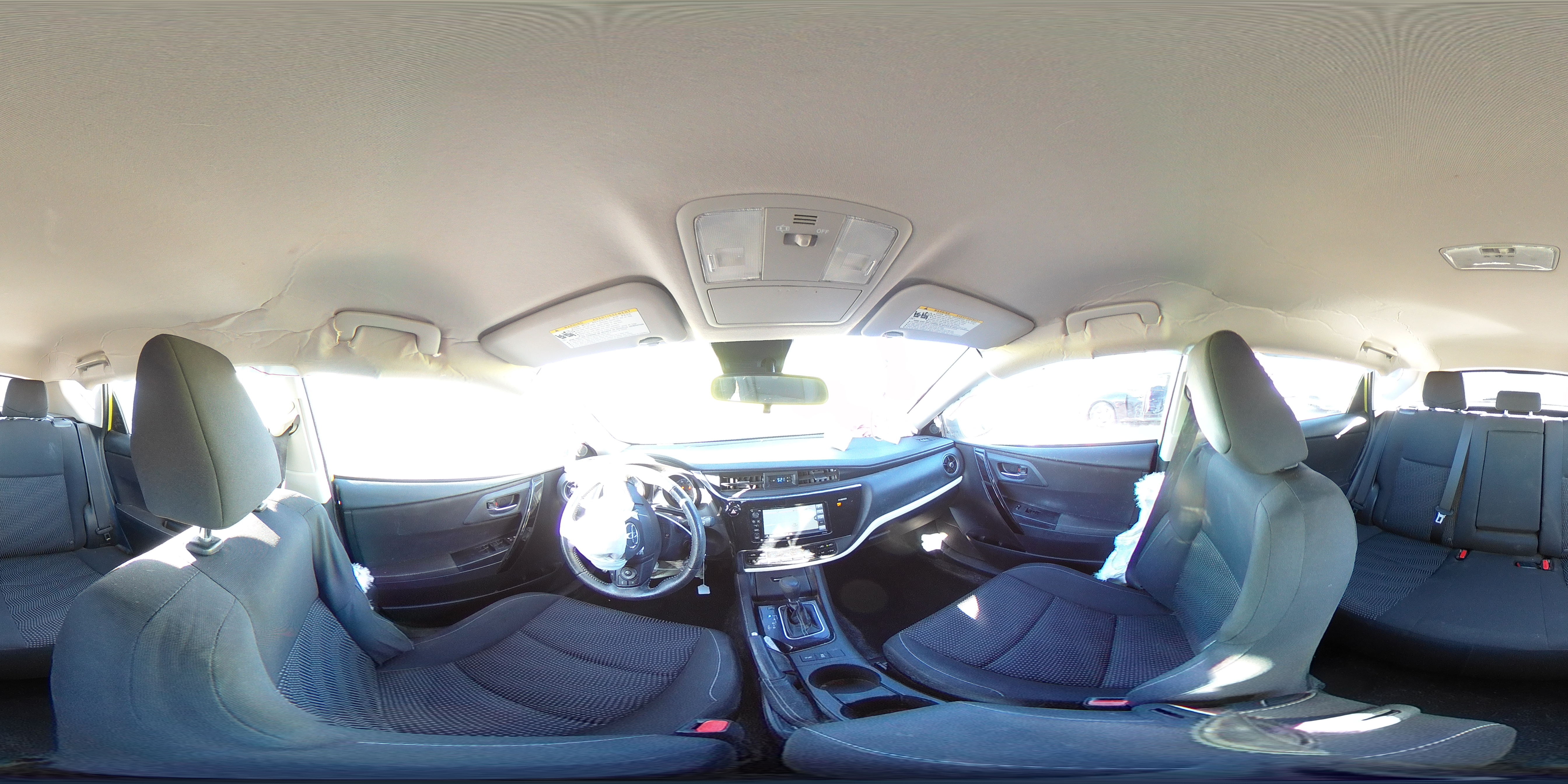 2018 Toyota Corolla - Image 15