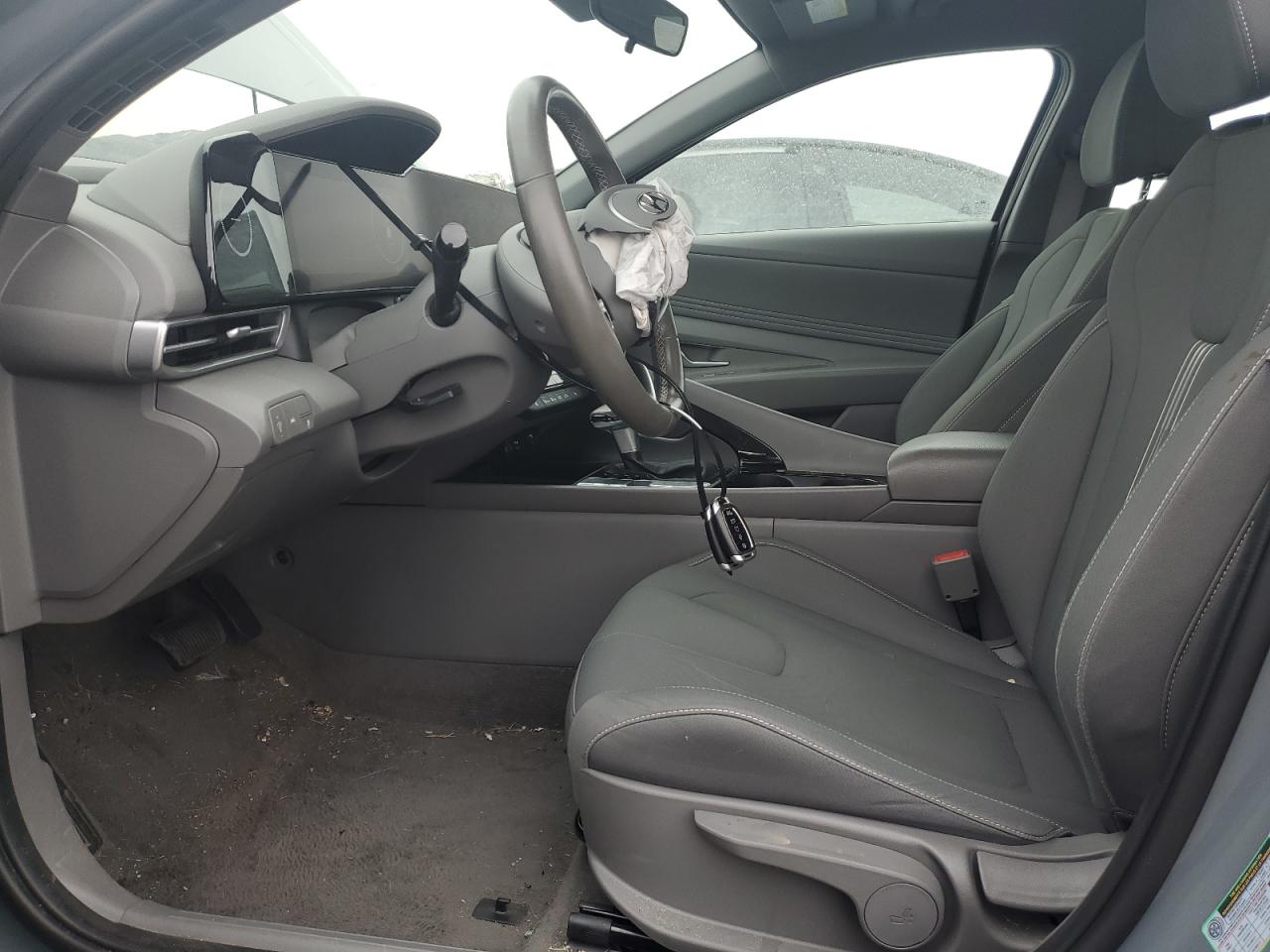 2023 Hyundai Elantra - Image 7