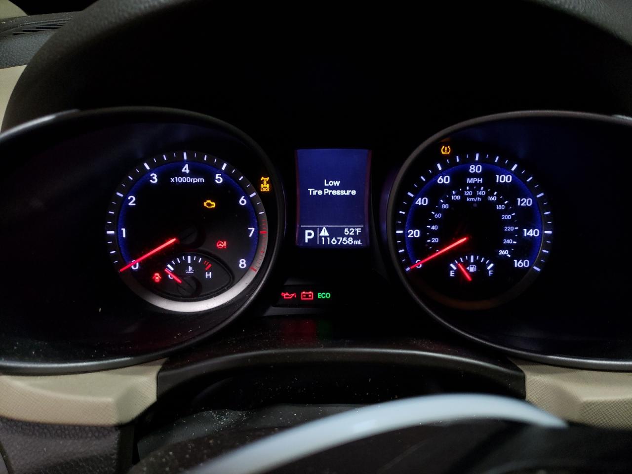 2013 Hyundai Santa Fe - Image 9