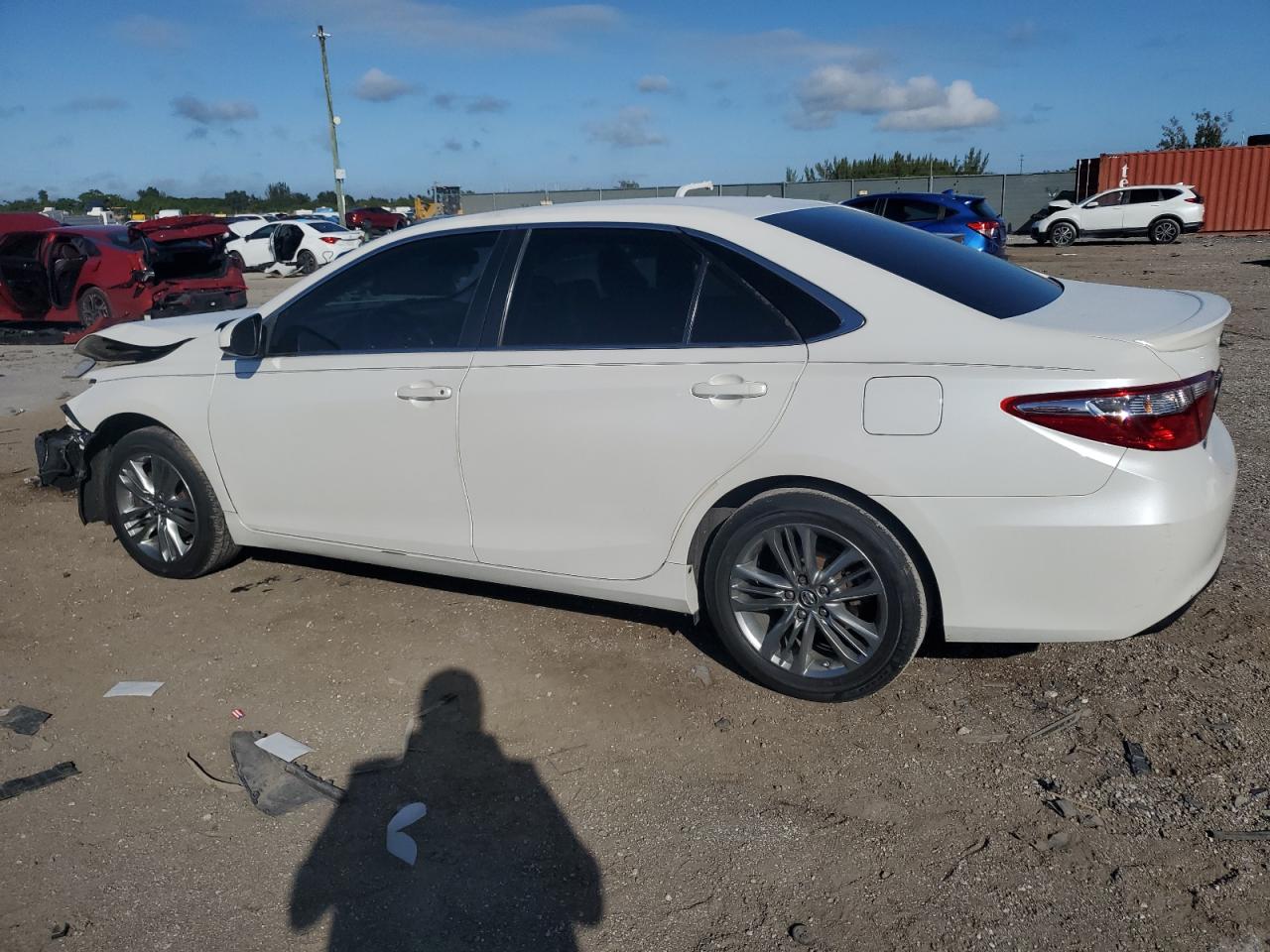 VIN 4T1BF1FK7HU415709 2017 TOYOTA CAMRY no.2