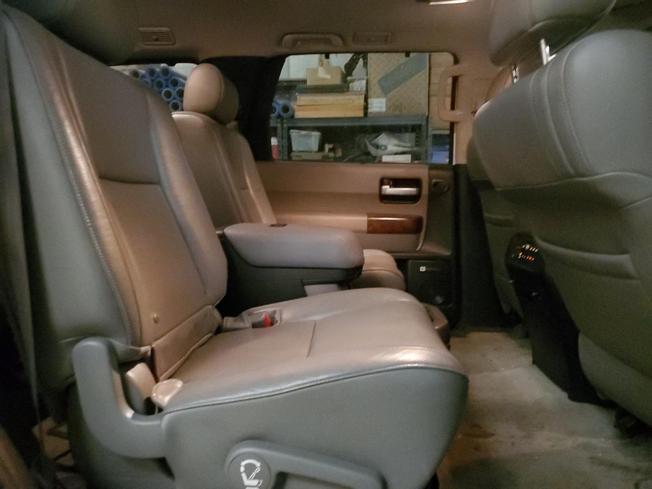 2010 Toyota Sequoia - Image 11