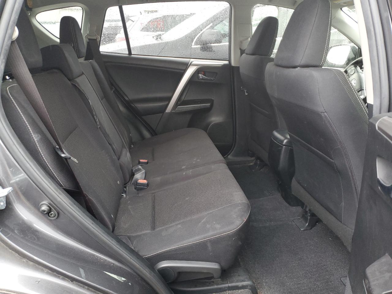 2017 Toyota RAV 4 - Image 10