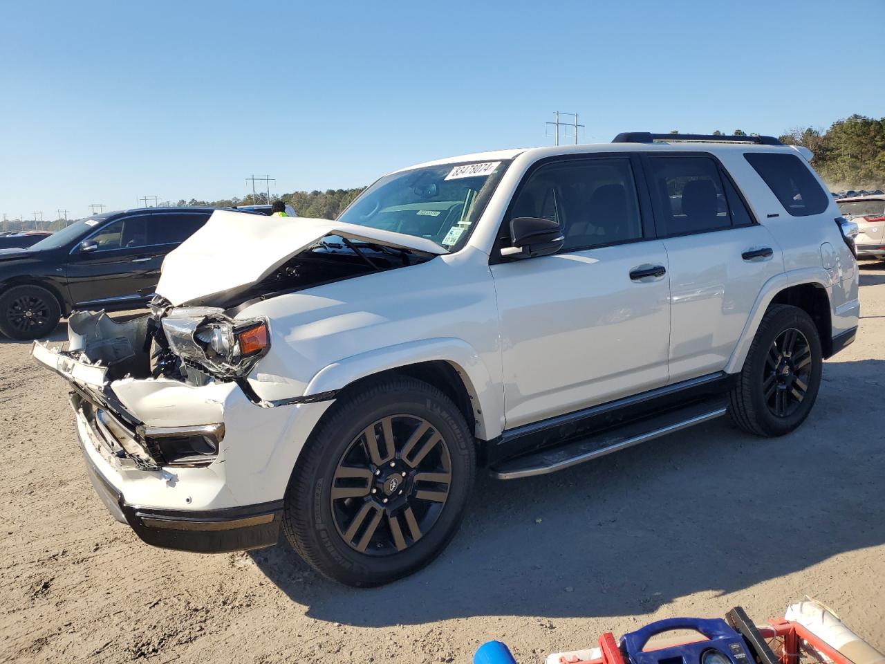 VIN JTEZU5JR7K5192363 2019 TOYOTA 4RUNNER no.1