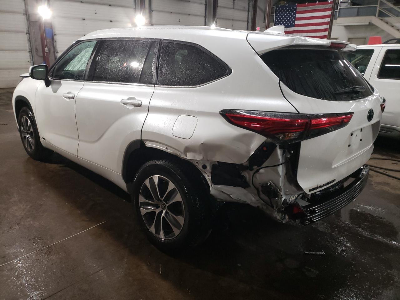 5TDKBRCH1PS105534 2023 TOYOTA HIGHLANDER - Image 2
