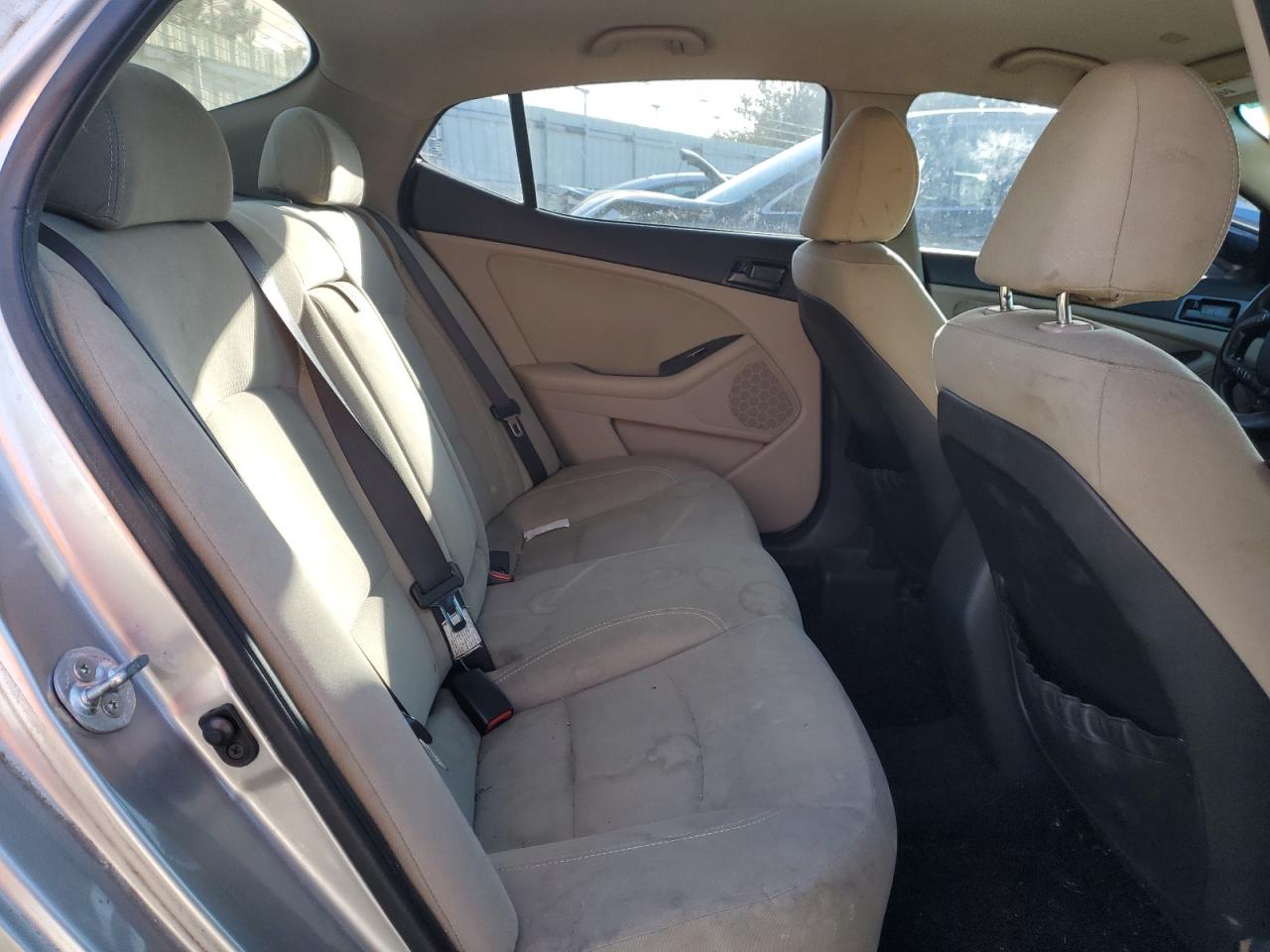 2012 Kia Optima - Image 10