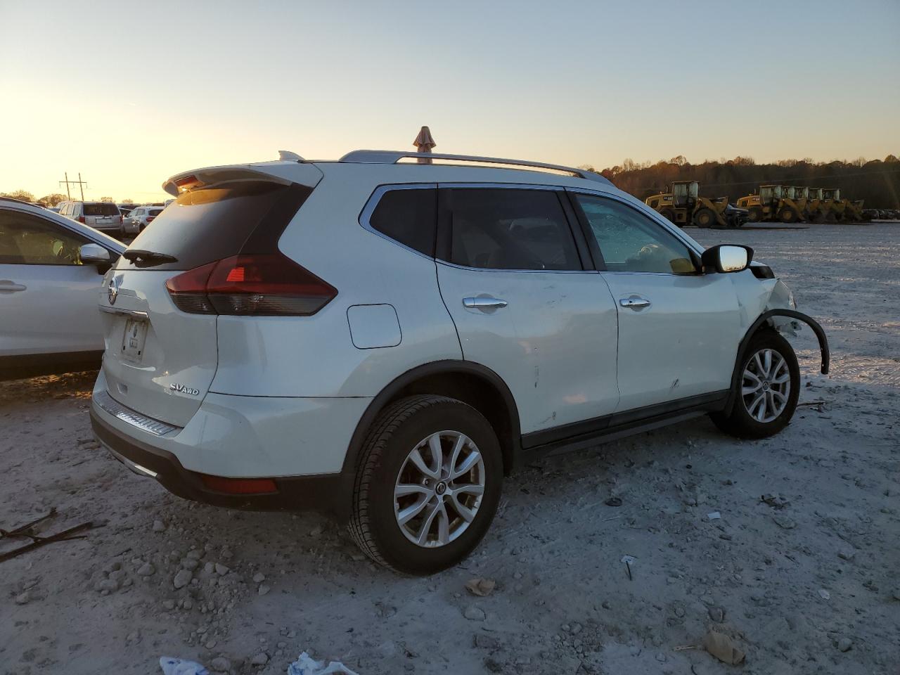2018 Nissan Rogue - Image 3