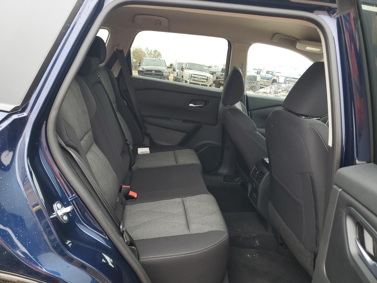 2024 Nissan Rogue - Image 11