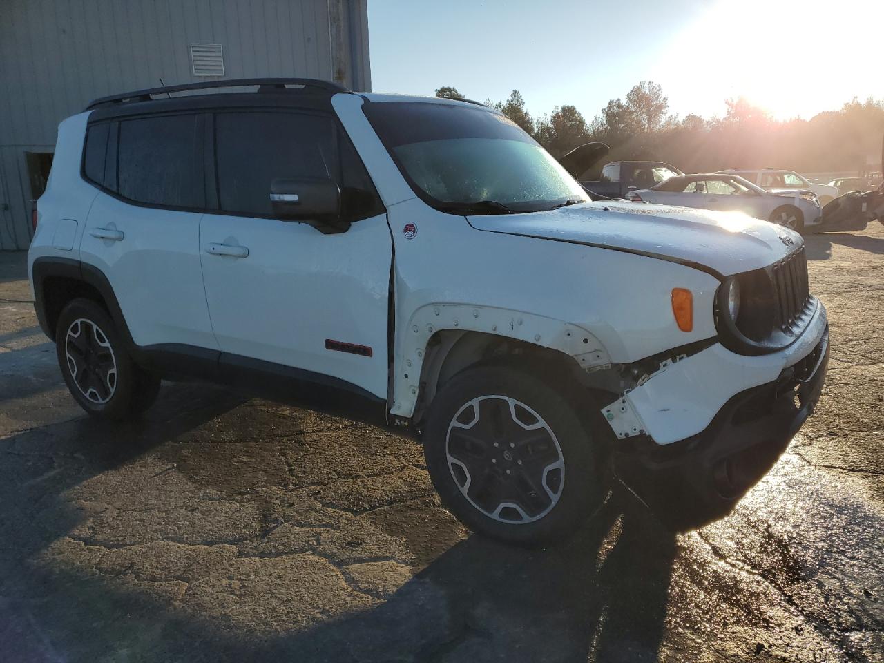 VIN ZACCJBCT2GPD80166 2016 JEEP RENEGADE no.4