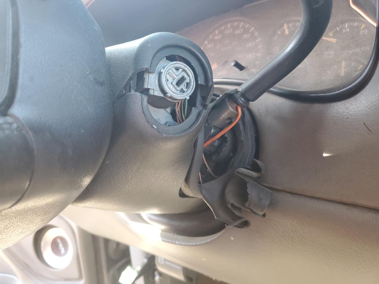 2002 Chevrolet Silverado K1500 VIN: 2GCEK19T021323359 Lot: 87813625