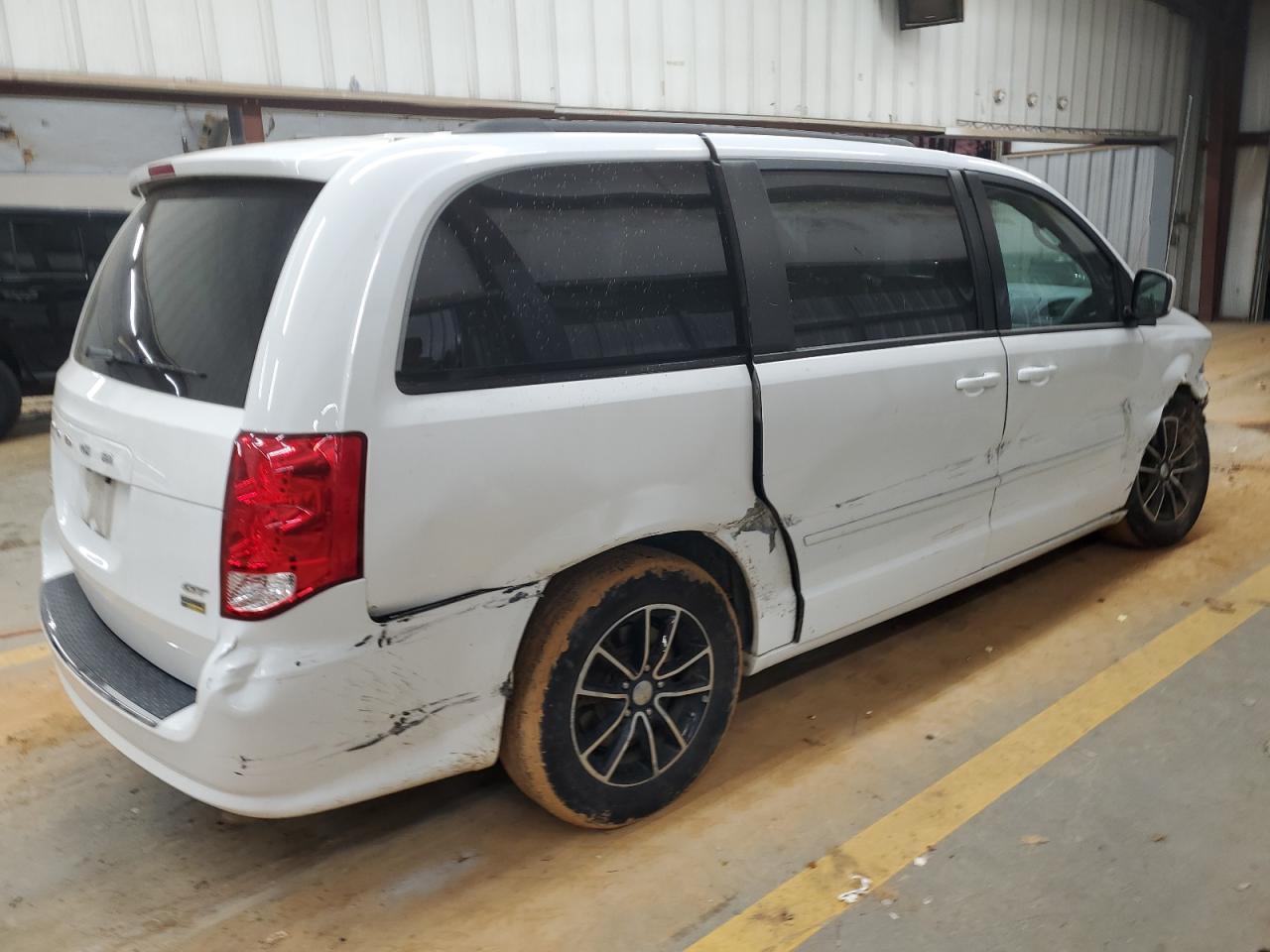 2017 Dodge Caravan - Image 3