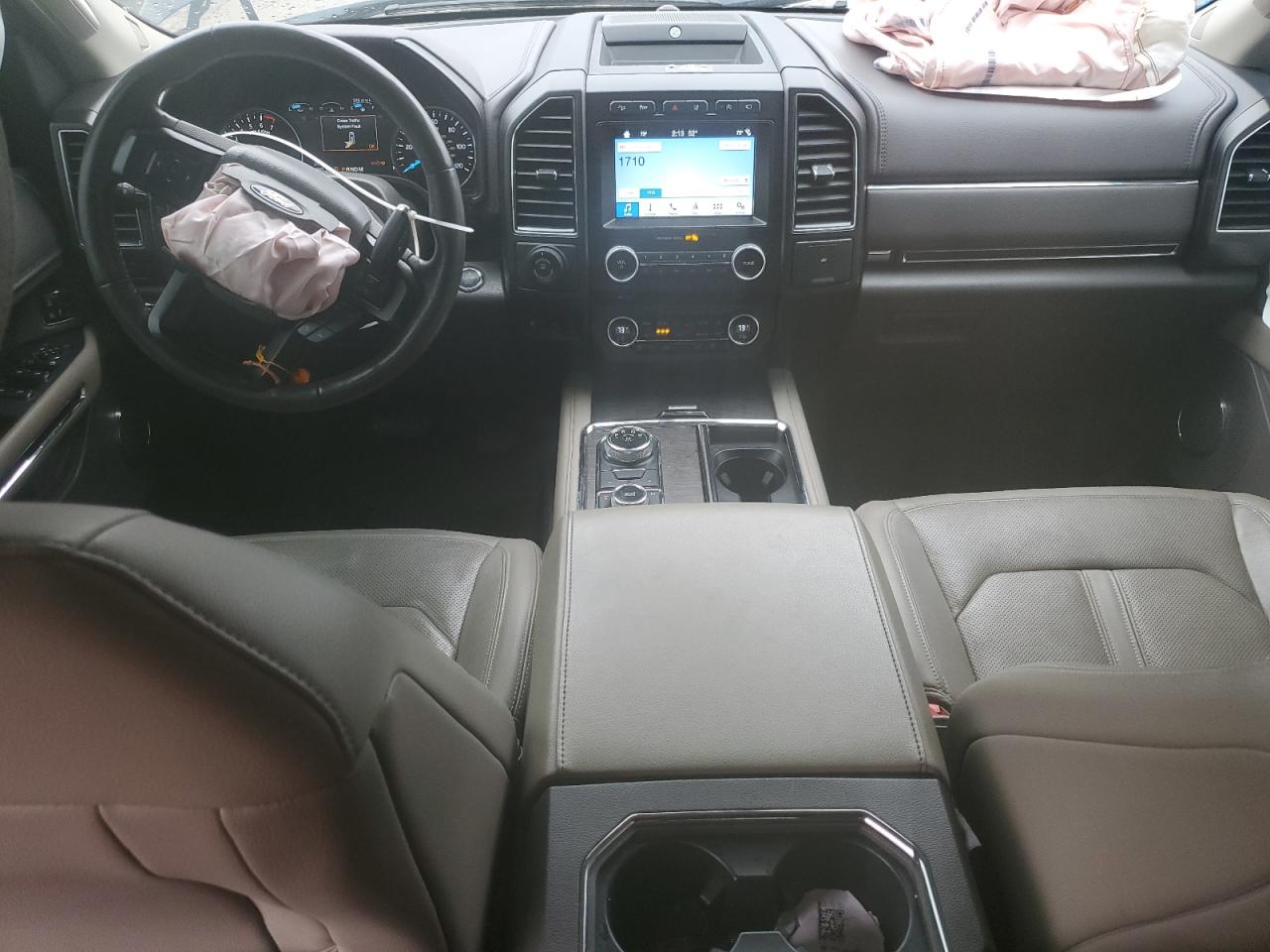 2018 Ford Expedition - Image 8
