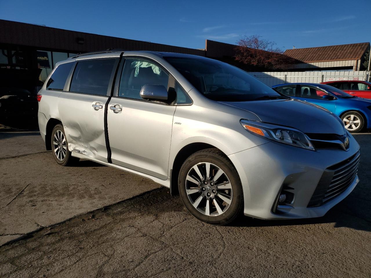 2019 Toyota Sienna - Image 4