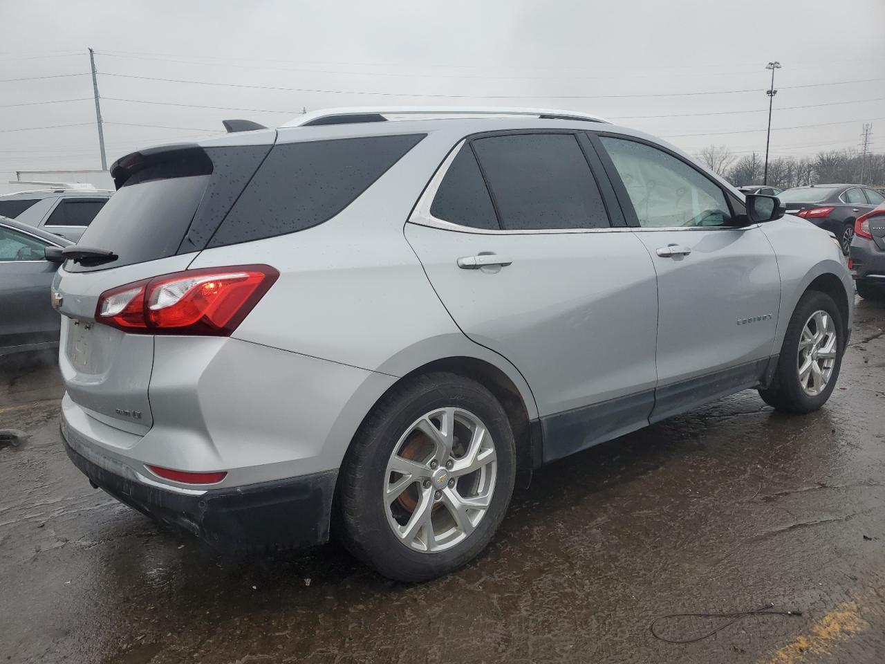 2019 Chevrolet Equinox - Image 3