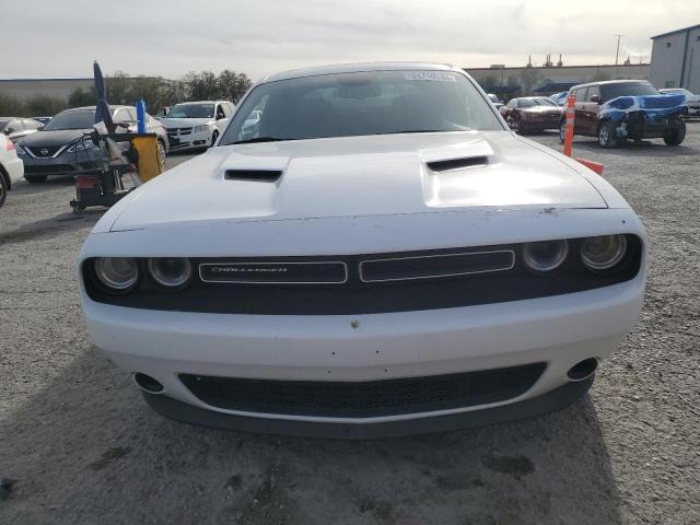 Купе DODGE CHALLENGER 2015 Белы