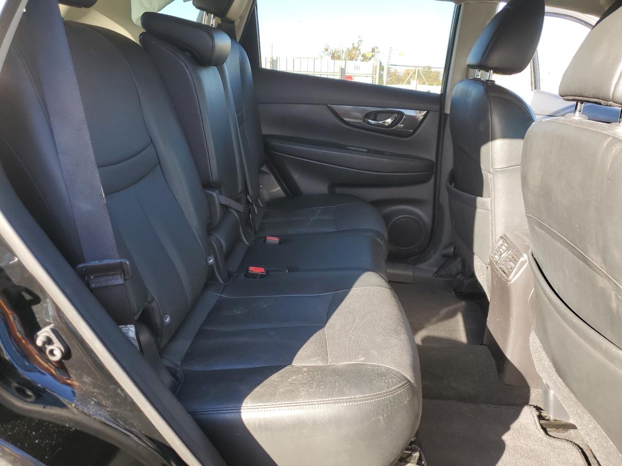 2015 Nissan Rogue - Image 11