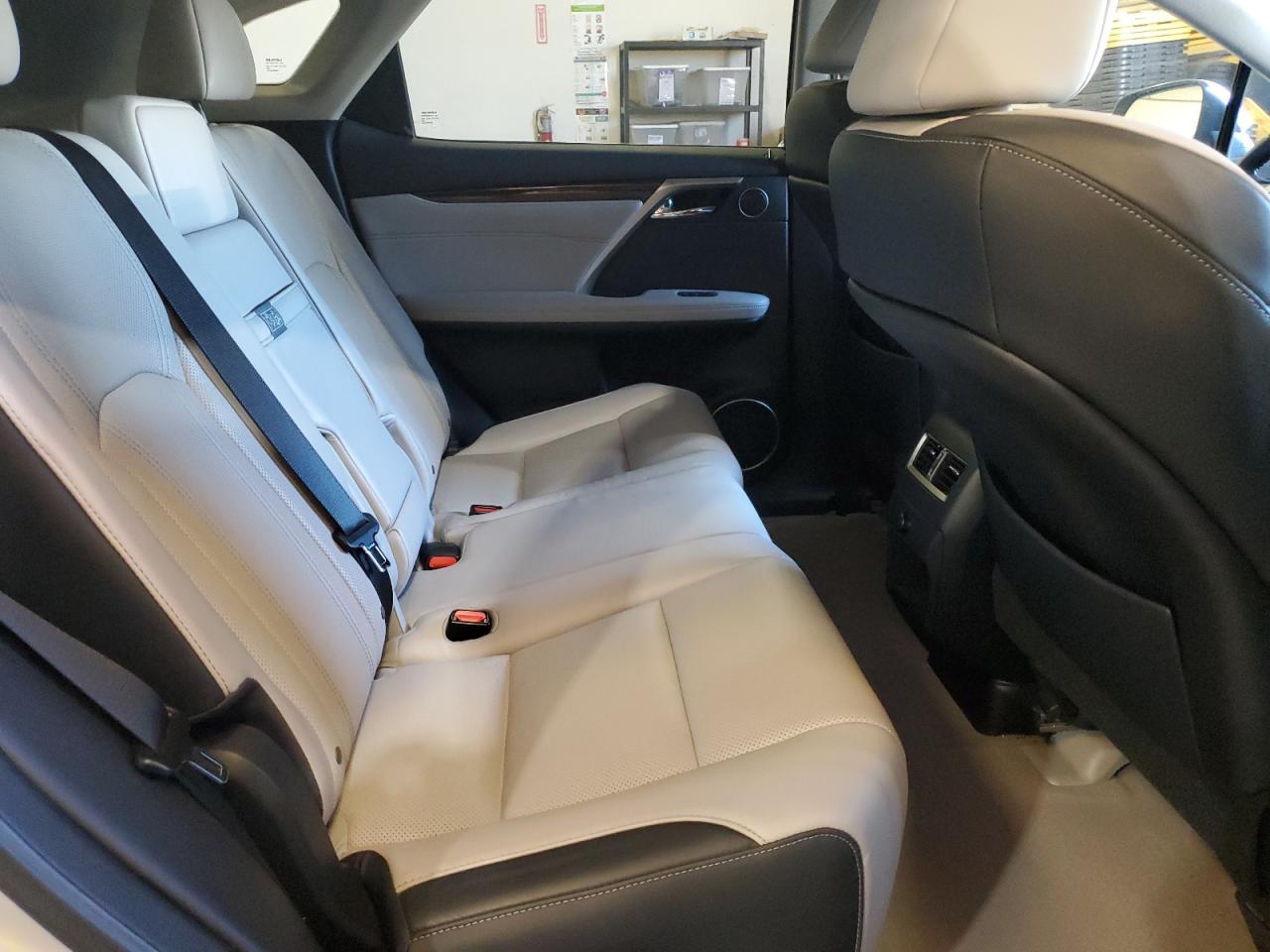 2017 Lexus RX - Image 11