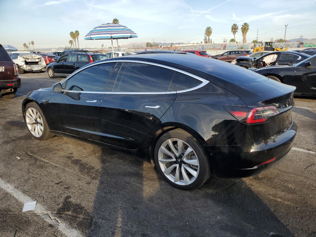 VIN 5YJ3E1EA0JF042368 2018 TESLA MODEL 3 no.2