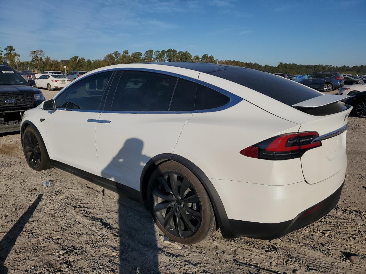 VIN 5YJXCAE26JF113041 2018 TESLA MODEL X no.2