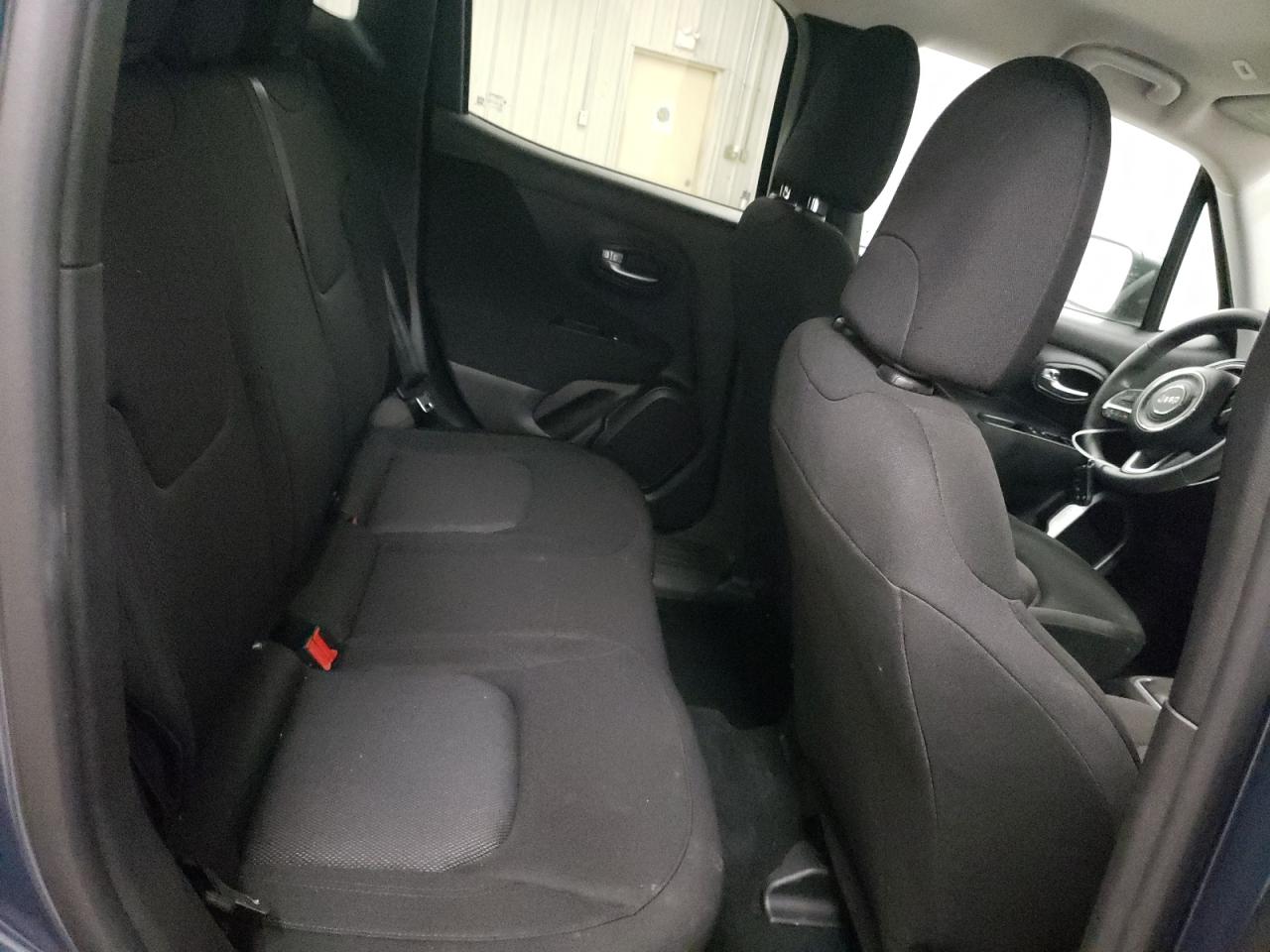 2021 Jeep Renegade - Image 11