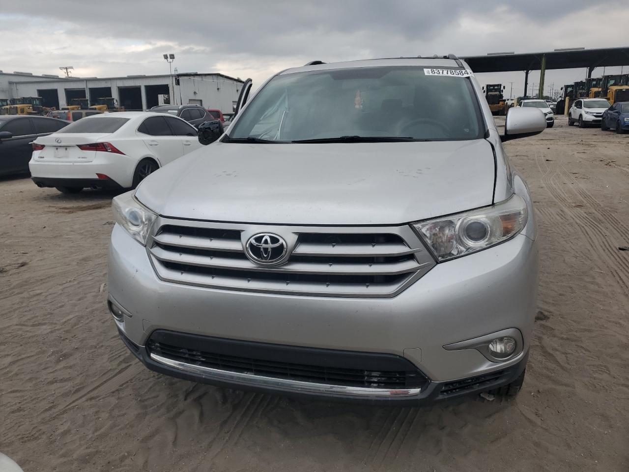 VIN 5TDZK3EH8DS115868 2013 TOYOTA HIGHLANDER no.5