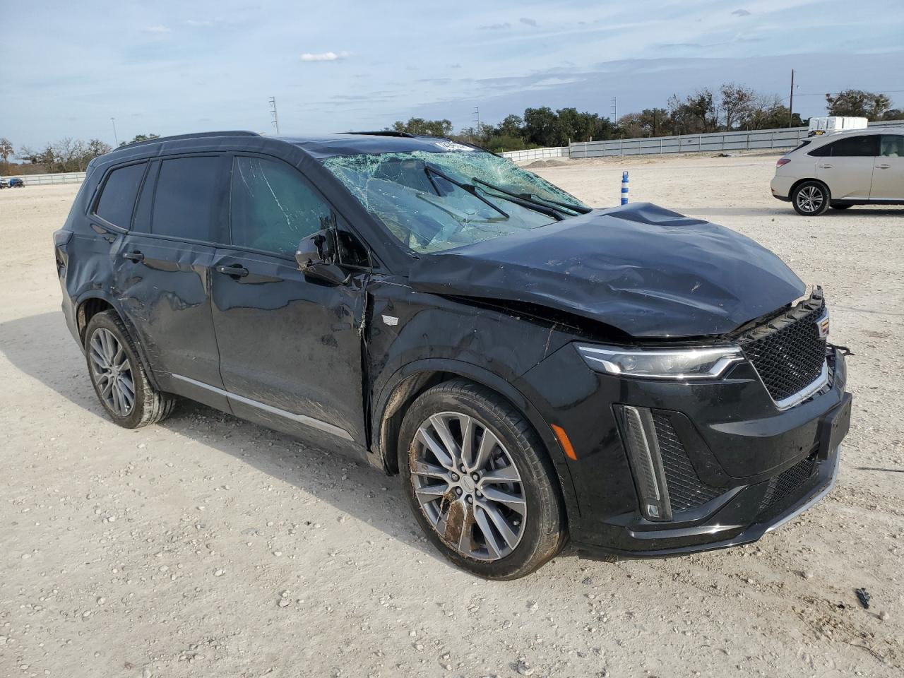 2020 Cadillac XT6 - Image 4