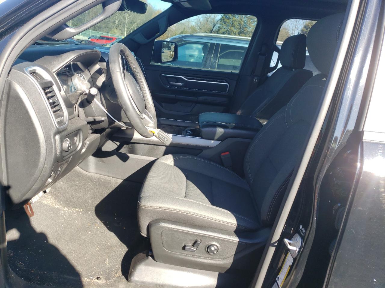 2021 RAM 1500 - Image 7