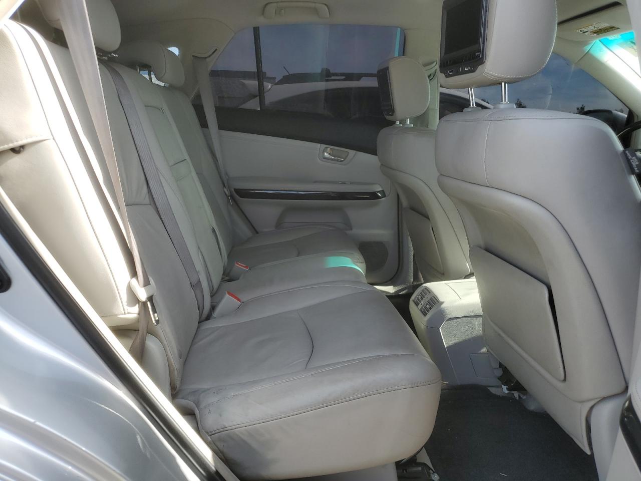 2009 Lexus RX - Image 10