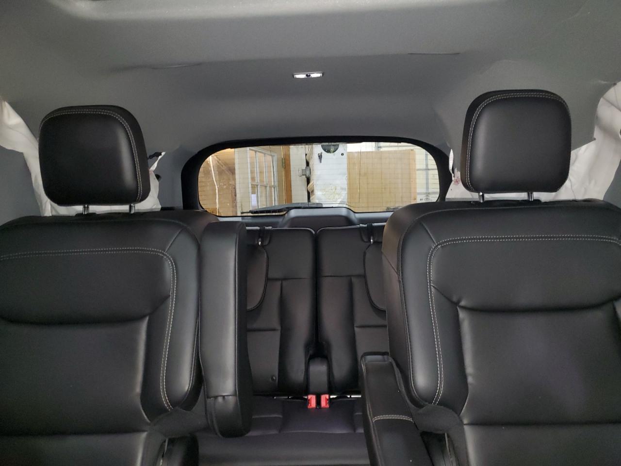 2022 Ford Explorer - Image 10