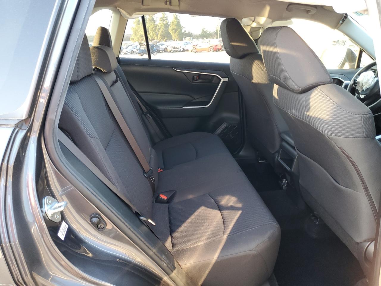 2019 Toyota RAV 4 - Image 12