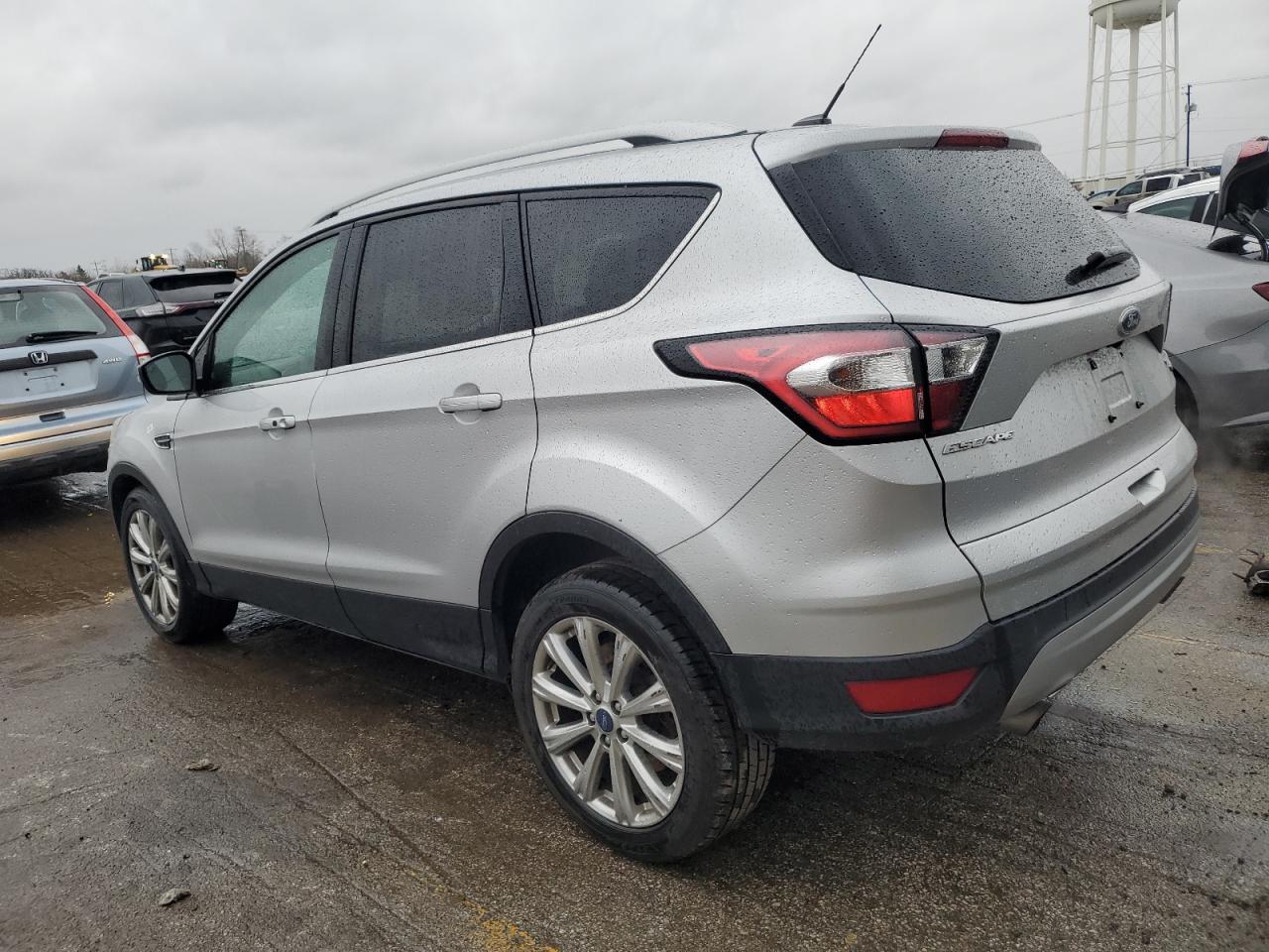 VIN 1FMCU0JD9HUC94582 2017 FORD ESCAPE no.2