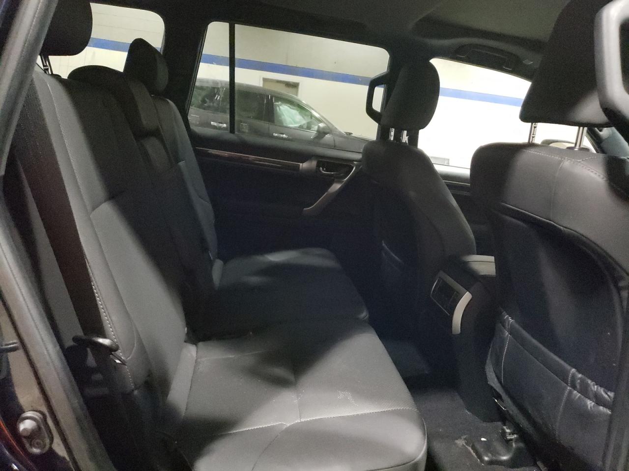 2021 Lexus GX - Image 12
