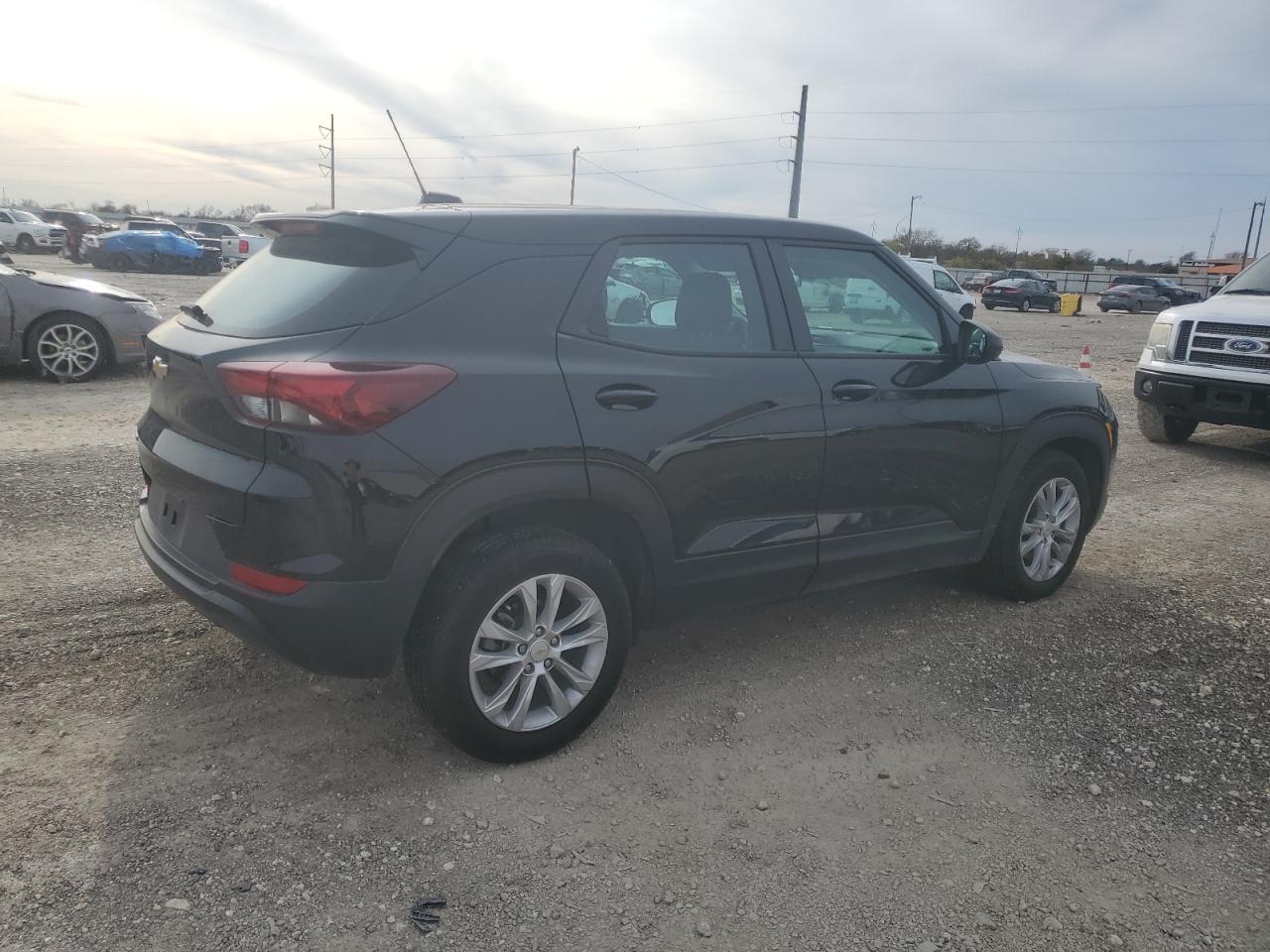 2023 Chevrolet TrailBlazer - Image 3