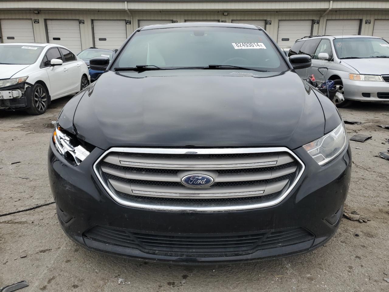 2018 Ford Taurus - Image 5
