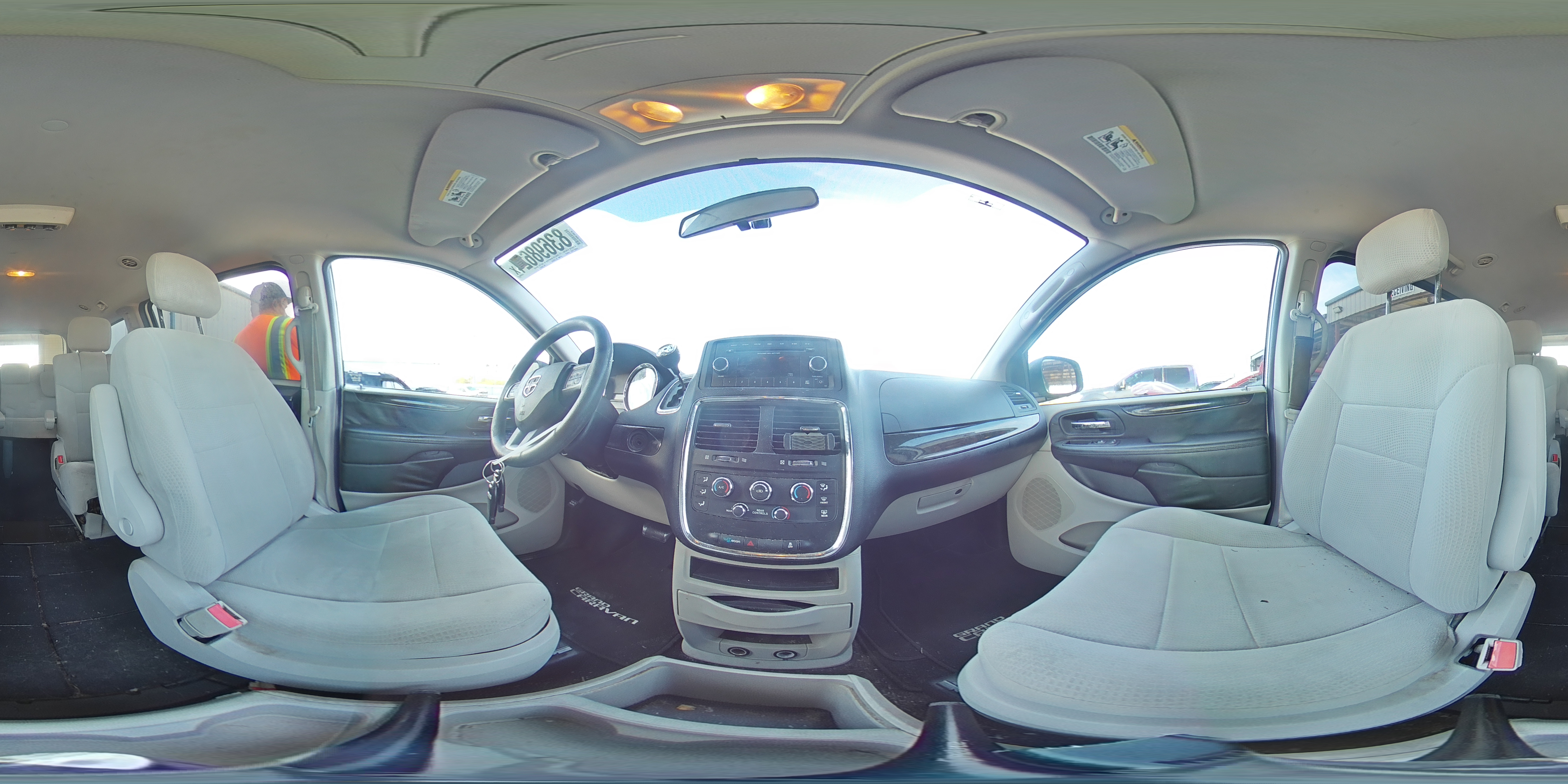 2013 Dodge Caravan - Image 15