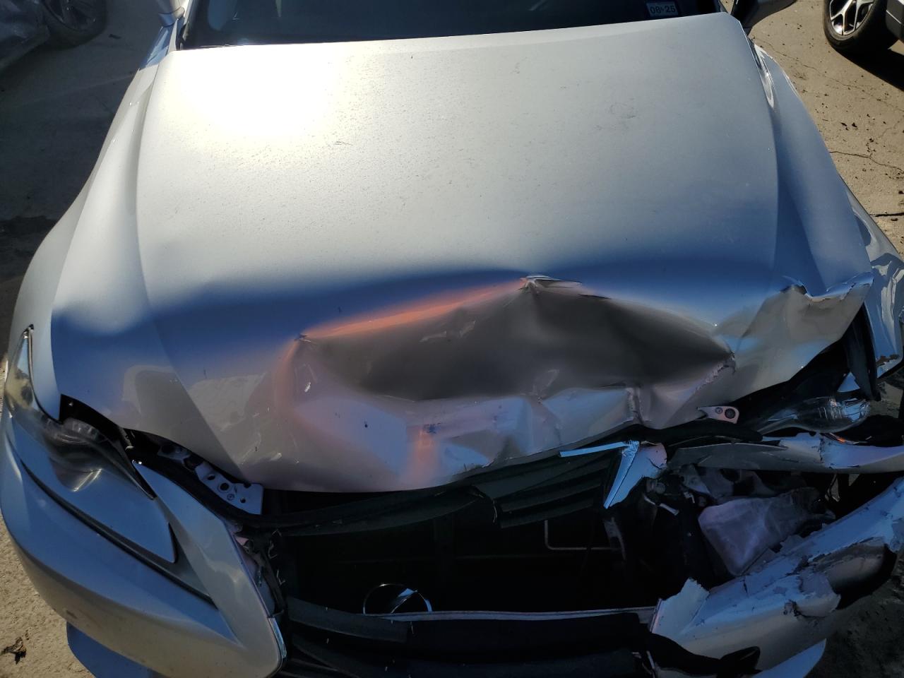 2015 Lexus IS - Image 11
