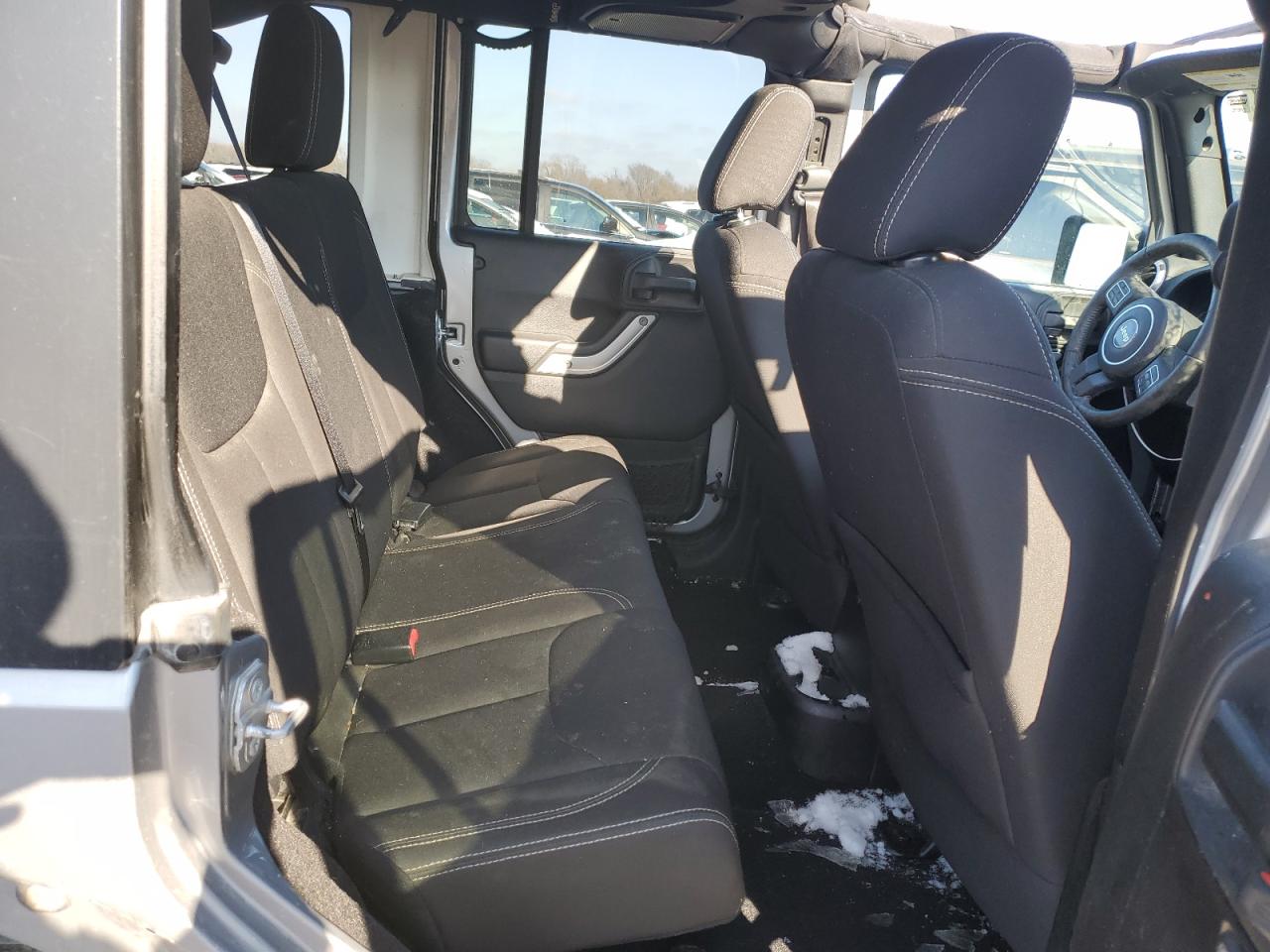 2016 Jeep Wrangler - Image 11